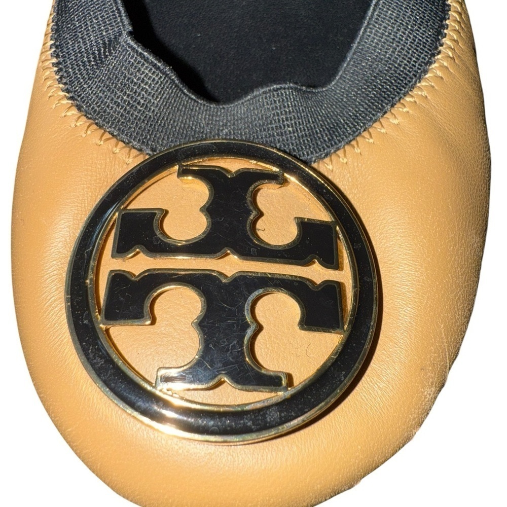 ▶️ Tory Burch ◀️ Caroline Ballet Flat Sand Gold/ Black logo flat shoes 8.5 - Picture 4 of 16